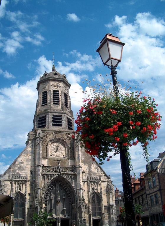 Chez Fifille Appartement Dans Honfleur Parking Prive Ruang foto